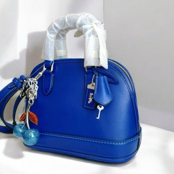 NWT Coach Set - Picture 4 of 16